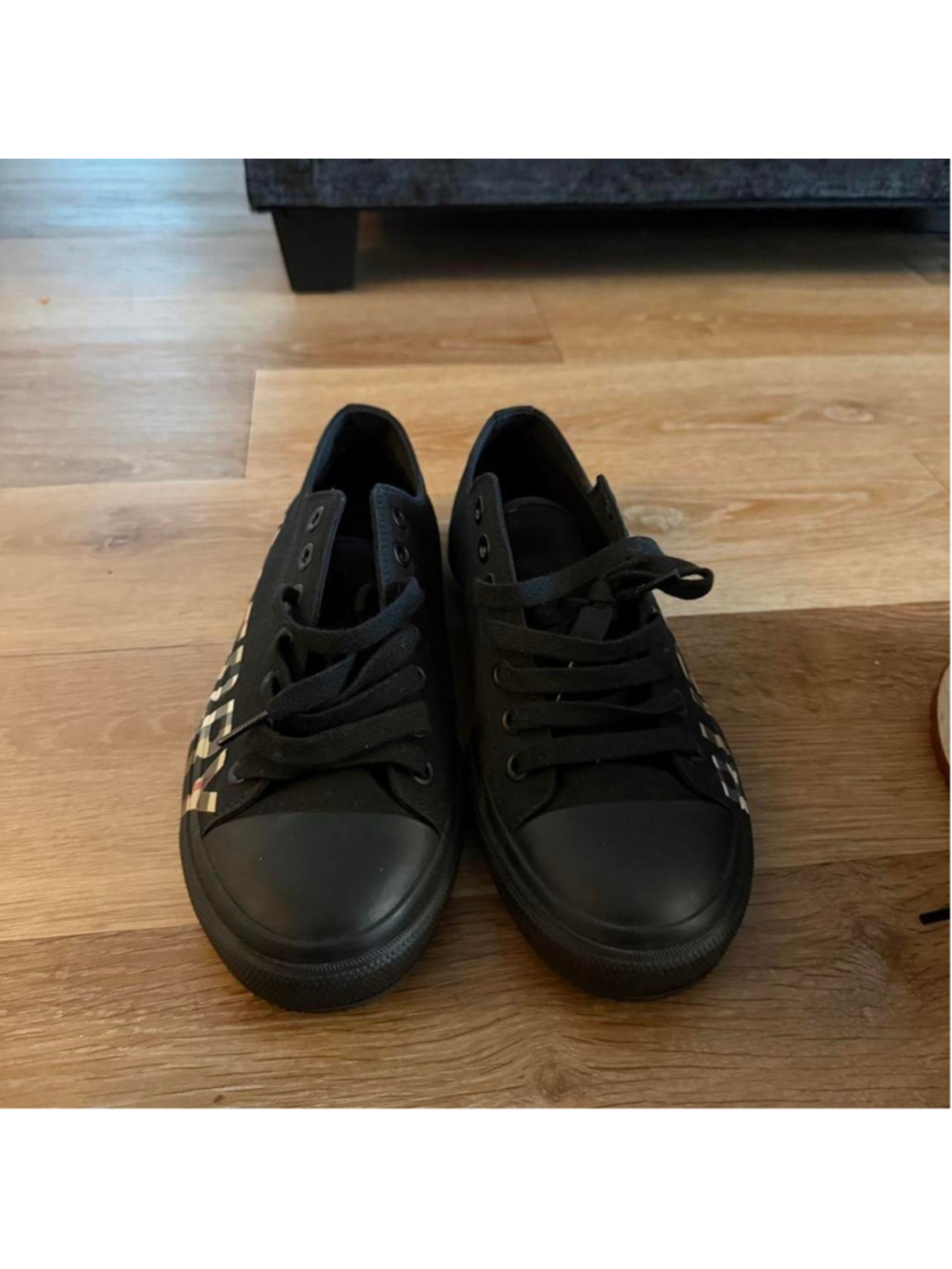 Burberry Gabardine Burberry Larkhall Logo Print Canvas Sneakers size 42 worn onc
